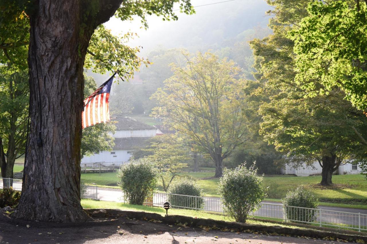 The Inn At Warm Springs Buitenkant foto